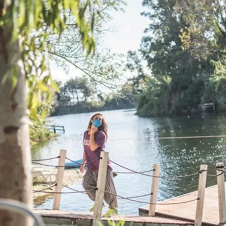 Floating House Embe Experience 船屋