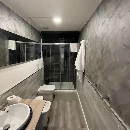 Floating House Embe Experience 船屋
