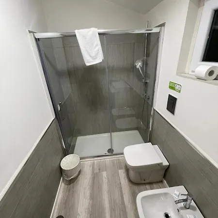 Floating House Embe Experience 船屋 *