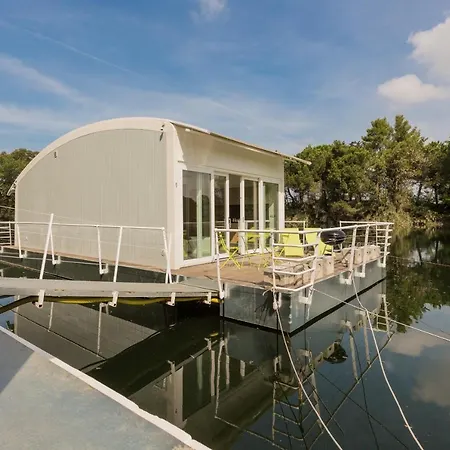 Floating House Embe Experience קסטל וולטורנו