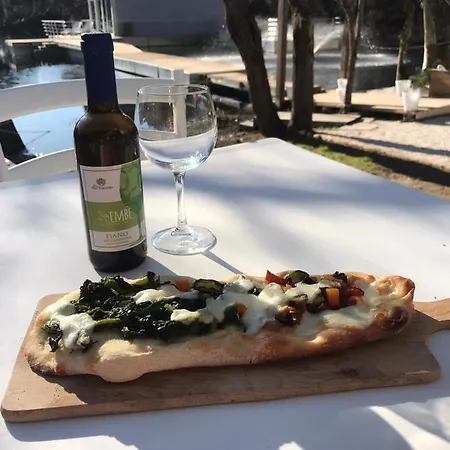 Floating House Embe Experience 船屋