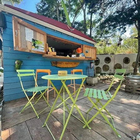 بوتيل Floating House Embe Experience *