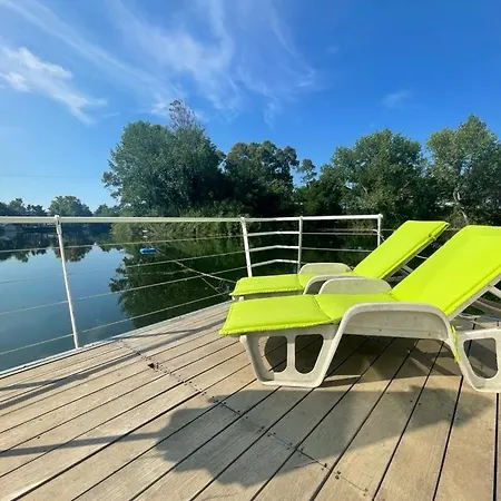 Floating House Embe Experience * Castel Volturno