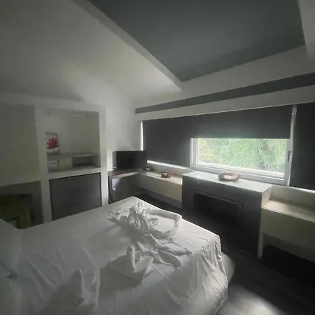 بوتيل Floating House Embe Experience كاستيل فولتورنو