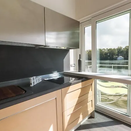 بوتيل Floating House Embe Experience كاستيل فولتورنو