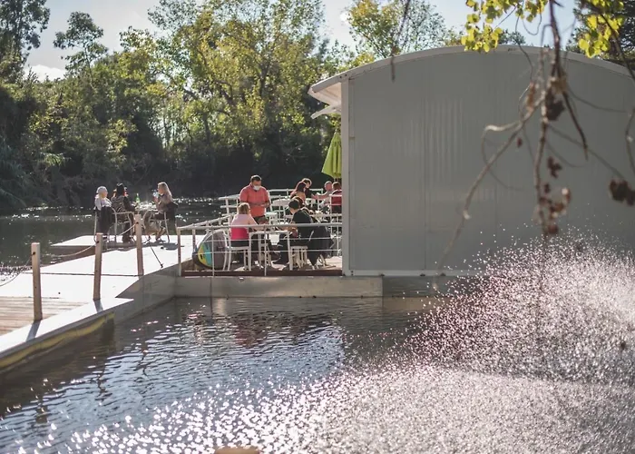 Floating House Embe Experience 보트호텔