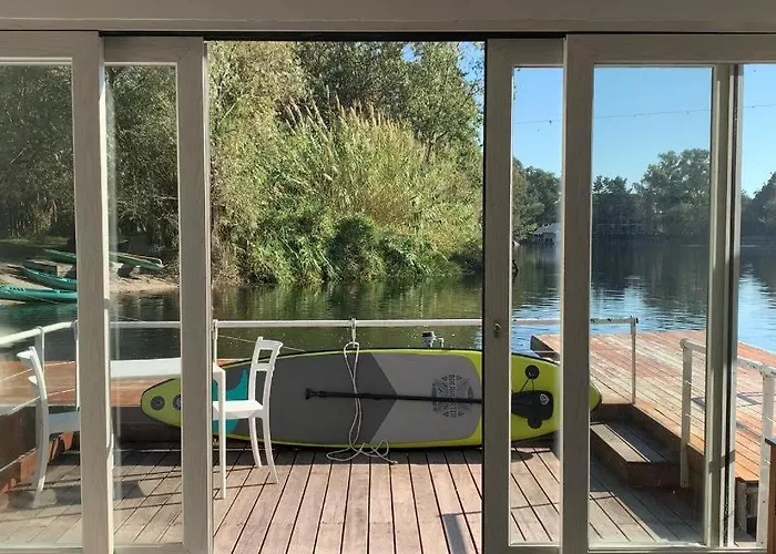 Floating House Embe Experience 보트호텔 카스텔볼튜노