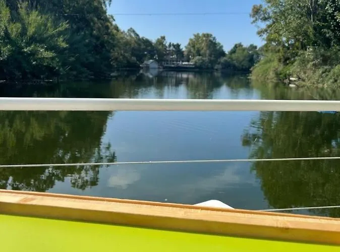 Floating House Embe Experience 보트호텔 카스텔볼튜노