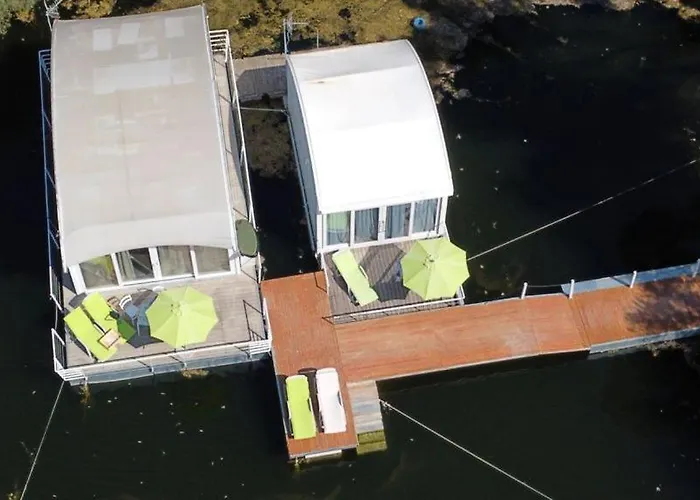 Floating House Embe Experience 보트호텔 *