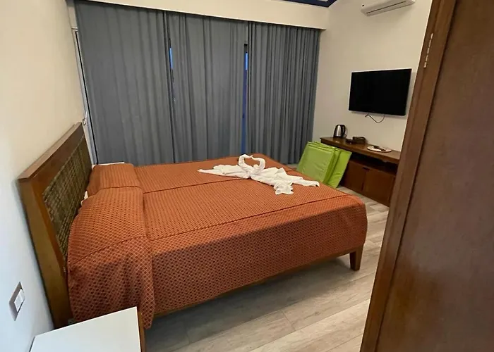 Floating House Embe Experience 보트호텔 카스텔볼튜노